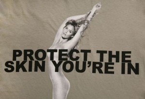 Bar-Refaeli-camiseta-solidaria